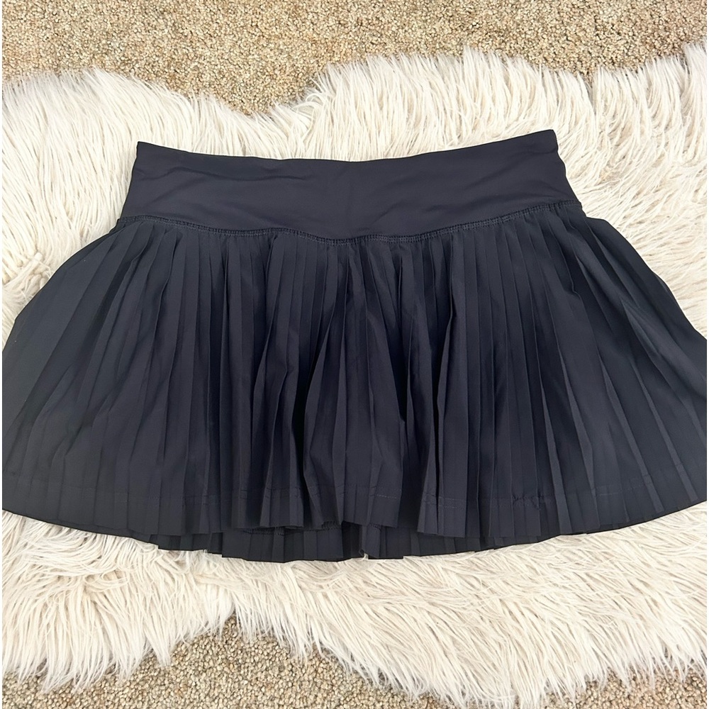 LULULEMON- Mini Pleat Skirt